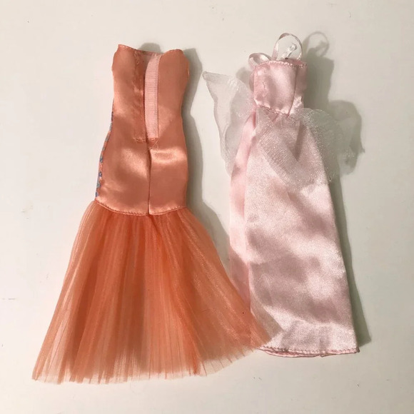 Assorted Lot of  Dolls Dresses Barbie and Other Clothing - Picture 3 of 15